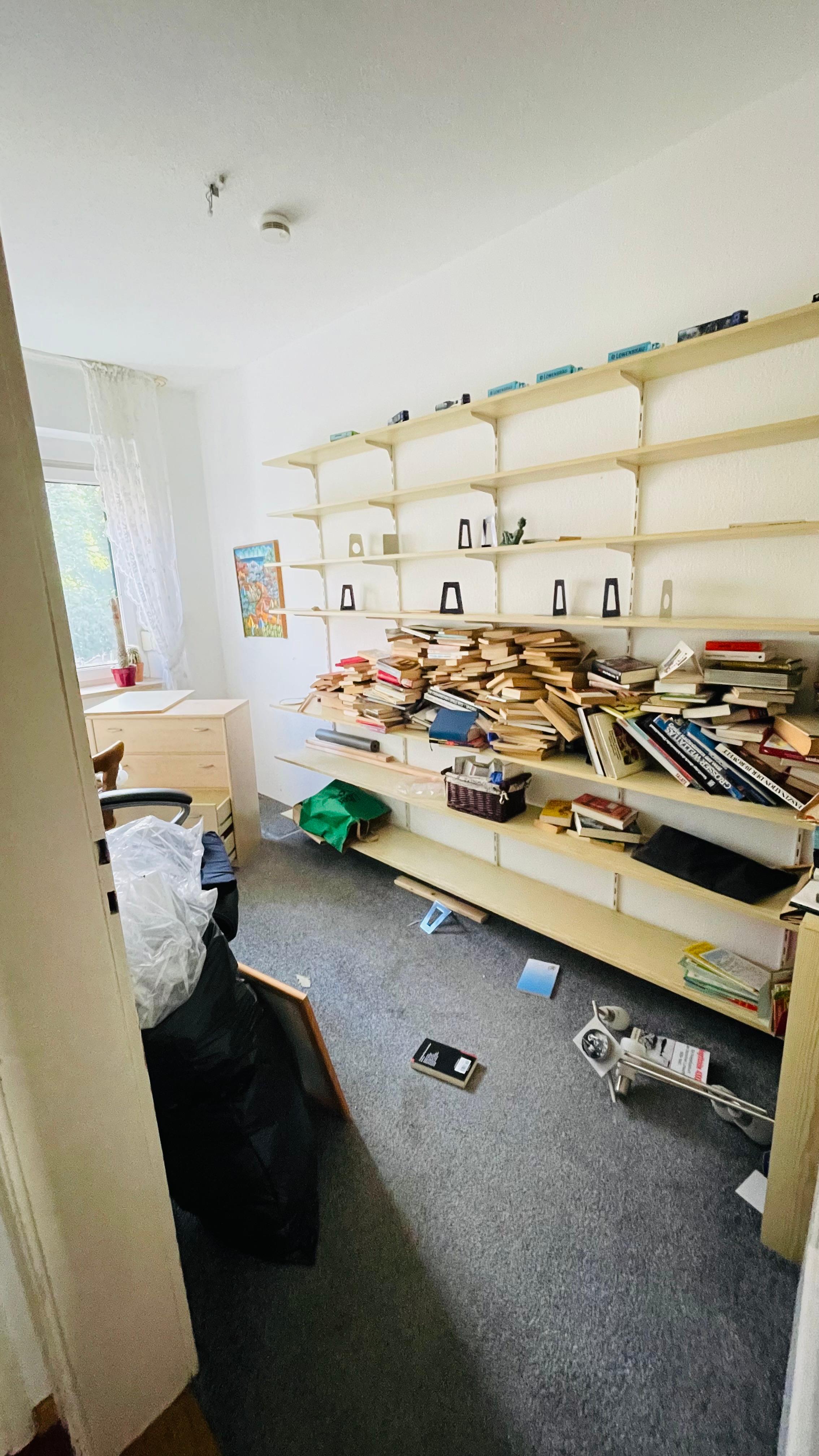 Raum nach der Entrümpelung - sauber